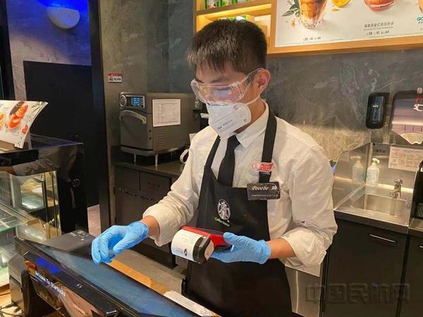 首都机场,大兴机场餐饮服务人员"挂牌"上岗